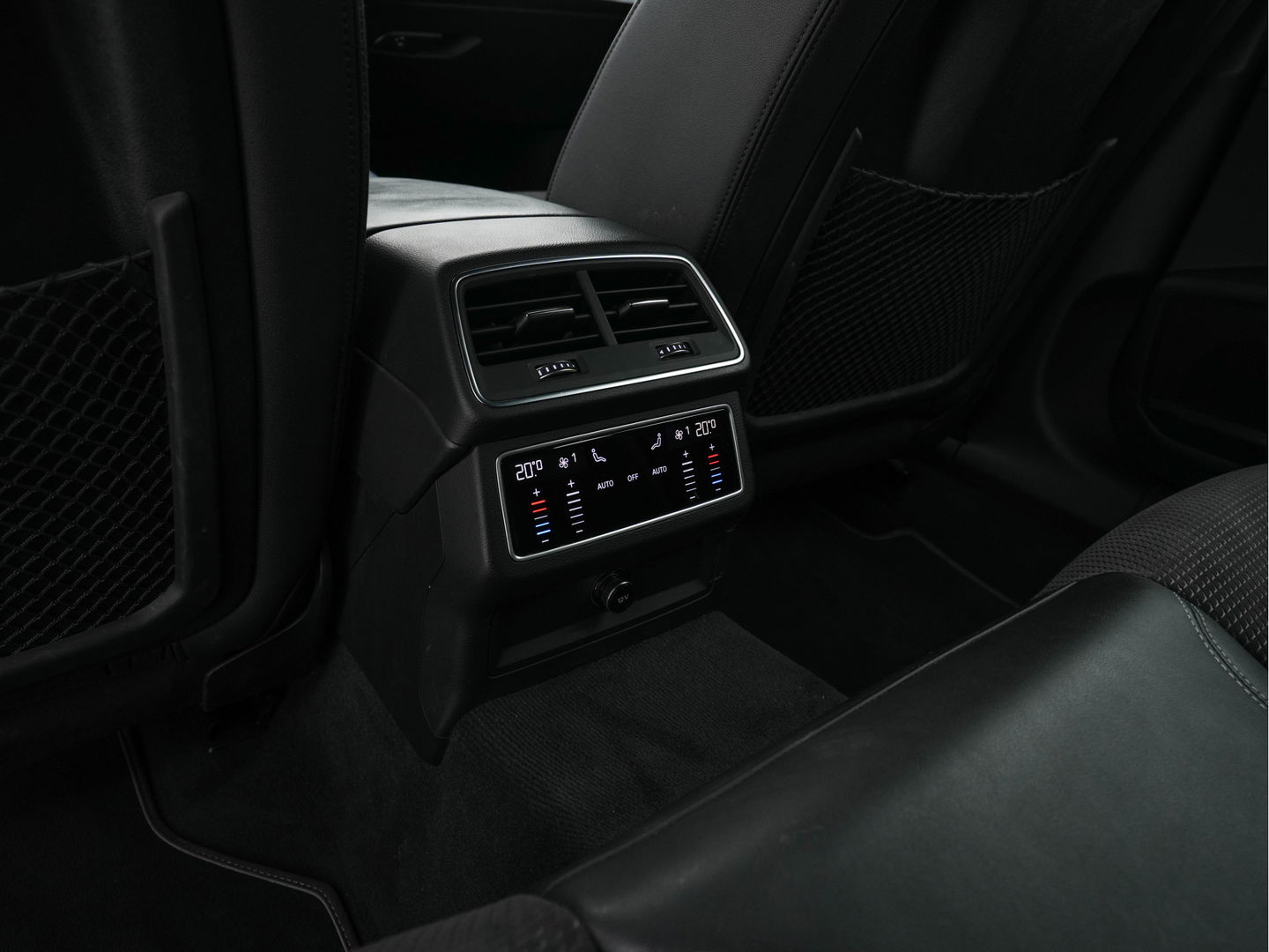 Audi A6 Avant 45 TDI quattro Business edition Aut. *HEAD-UP | LEATHER-ALCANTARA | BANG&OLUFSEN | ADAPTIVE-CRUISE | BLIND-SPOT | TOP-VIEW | MEMORY-PACK | SPORT/HEATED-SEATS | KEYLESS | DIGI-COCKPIT | AMBIENT-LIGHT | DAB+ | TOWBAR | 19''AL