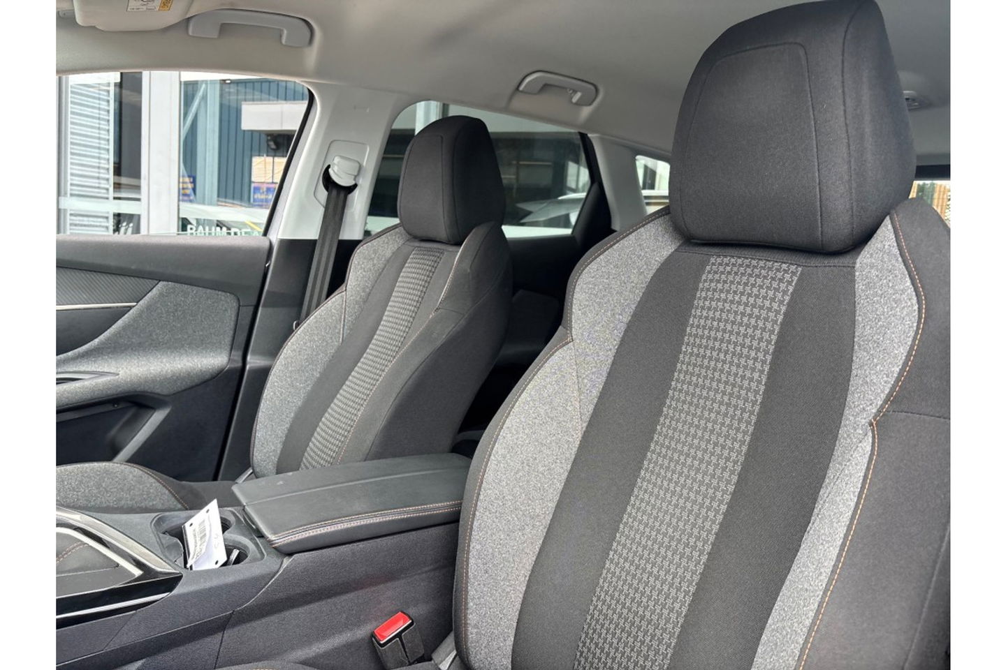 Peugeot 3008 1.2 PURETECH ACTIVE 130PK NAVI PDC-CAMERA LMV VIRTUAL