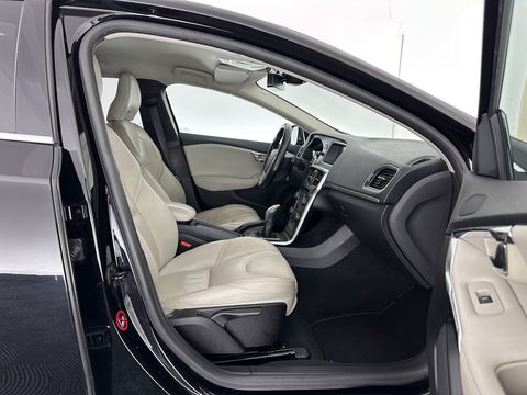 Volvo V40 1.6 D2 Summum *FULL-LEATHER | XENON | NAVI-FULLMAP | CAMERA | COMFORT/HEATED-SEATS | 17''ALU | TOWBAR*