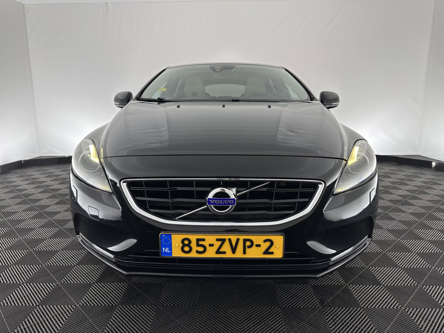 Volvo V40 1.6 D2 Summum *FULL-LEATHER | XENON | NAVI-FULLMAP | CAMERA | COMFORT/HEATED-SEATS | 17''ALU | TOWBAR*