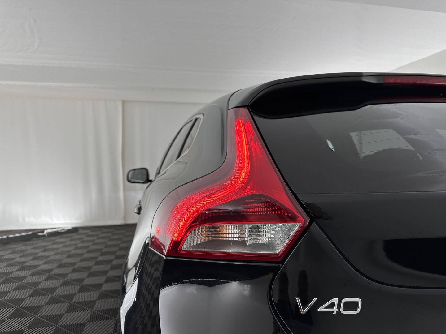 Volvo V40 1.6 D2 Summum *FULL-LEATHER | XENON | NAVI-FULLMAP | CAMERA | COMFORT/HEATED-SEATS | 17''ALU | TOWBAR*