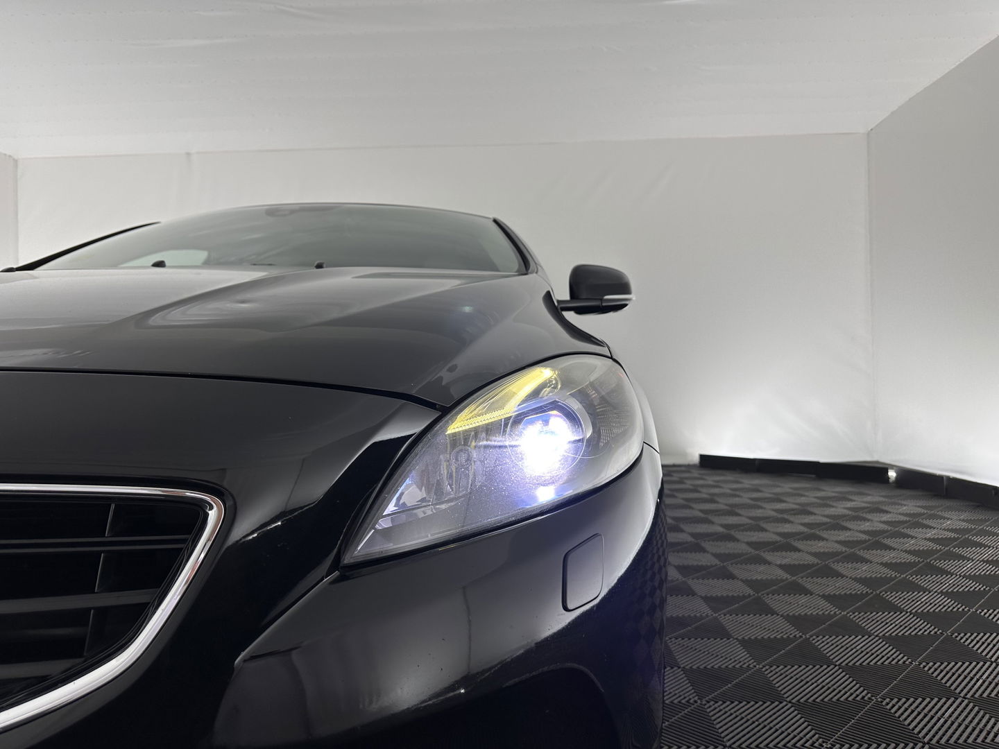 Volvo V40 1.6 D2 Summum *FULL-LEATHER | XENON | NAVI-FULLMAP | CAMERA | COMFORT/HEATED-SEATS | 17''ALU | TOWBAR*