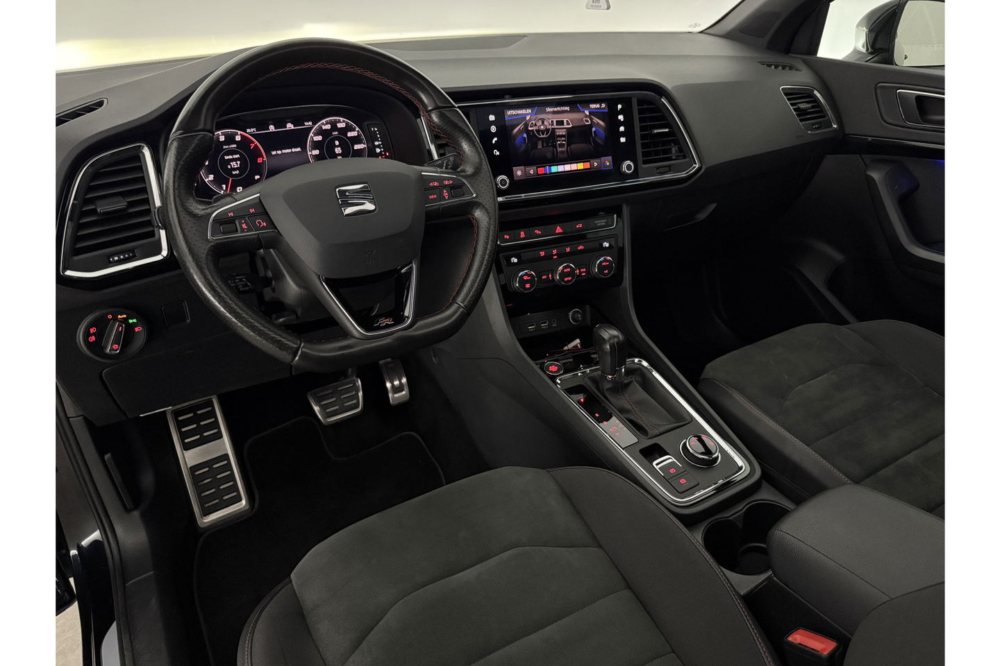 SEAT Ateca 1.5 TSI FR 150PK 360 Camera Pano LED Virtual Trekhaak Sfeer Navi Clima Cruise Carplay 18"LMV