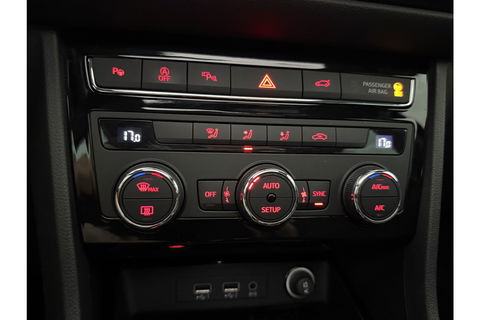 SEAT Ateca 1.5 TSI FR 150PK 360 Camera Pano LED Virtual Trekhaak Sfeer Navi Clima Cruise Carplay 18"LMV