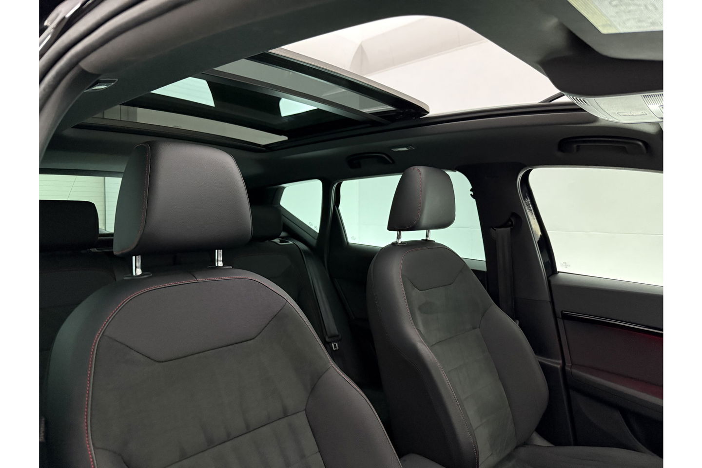 SEAT Ateca 1.5 TSI FR 150PK 360 Camera Pano LED Virtual Trekhaak Sfeer Navi Clima Cruise Carplay 18"LMV