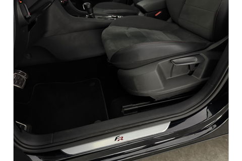 SEAT Ateca 1.5 TSI FR 150PK 360 Camera Pano LED Virtual Trekhaak Sfeer Navi Clima Cruise Carplay 18"LMV