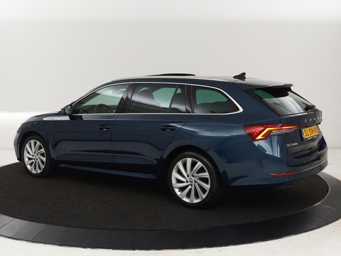 Škoda Octavia 1.4 TSI iV PHEV Edition Plus | Panoramadak | Stoelverwarming | Head-Up | Adaptive cruise | Camera | Virtual Cockpit | Canton Sound