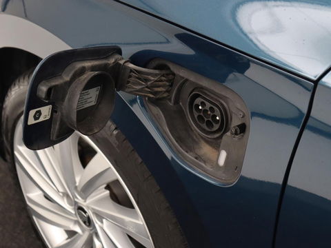 Škoda Octavia 1.4 TSI iV PHEV Edition Plus | Panoramadak | Stoelverwarming | Head-Up | Adaptive cruise | Camera | Virtual Cockpit | Canton Sound