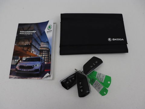 Škoda Octavia 1.4 TSI iV PHEV Edition Plus | Panoramadak | Stoelverwarming | Head-Up | Adaptive cruise | Camera | Virtual Cockpit | Canton Sound