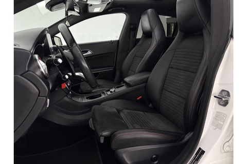 Mercedes-Benz CLA-Klasse 200 AMG Pano LED Sfeerverlichting Navi Carplay Cruise PDC 19"LMV