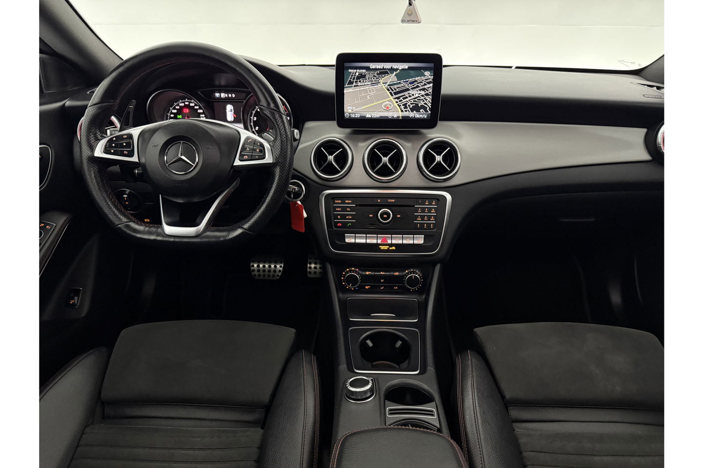 Mercedes-Benz CLA-Klasse 200 AMG Pano LED Sfeerverlichting Navi Carplay Cruise PDC 19"LMV