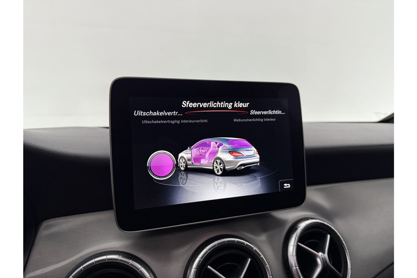 Mercedes-Benz CLA-Klasse 200 AMG Pano LED Sfeerverlichting Navi Carplay Cruise PDC 19"LMV