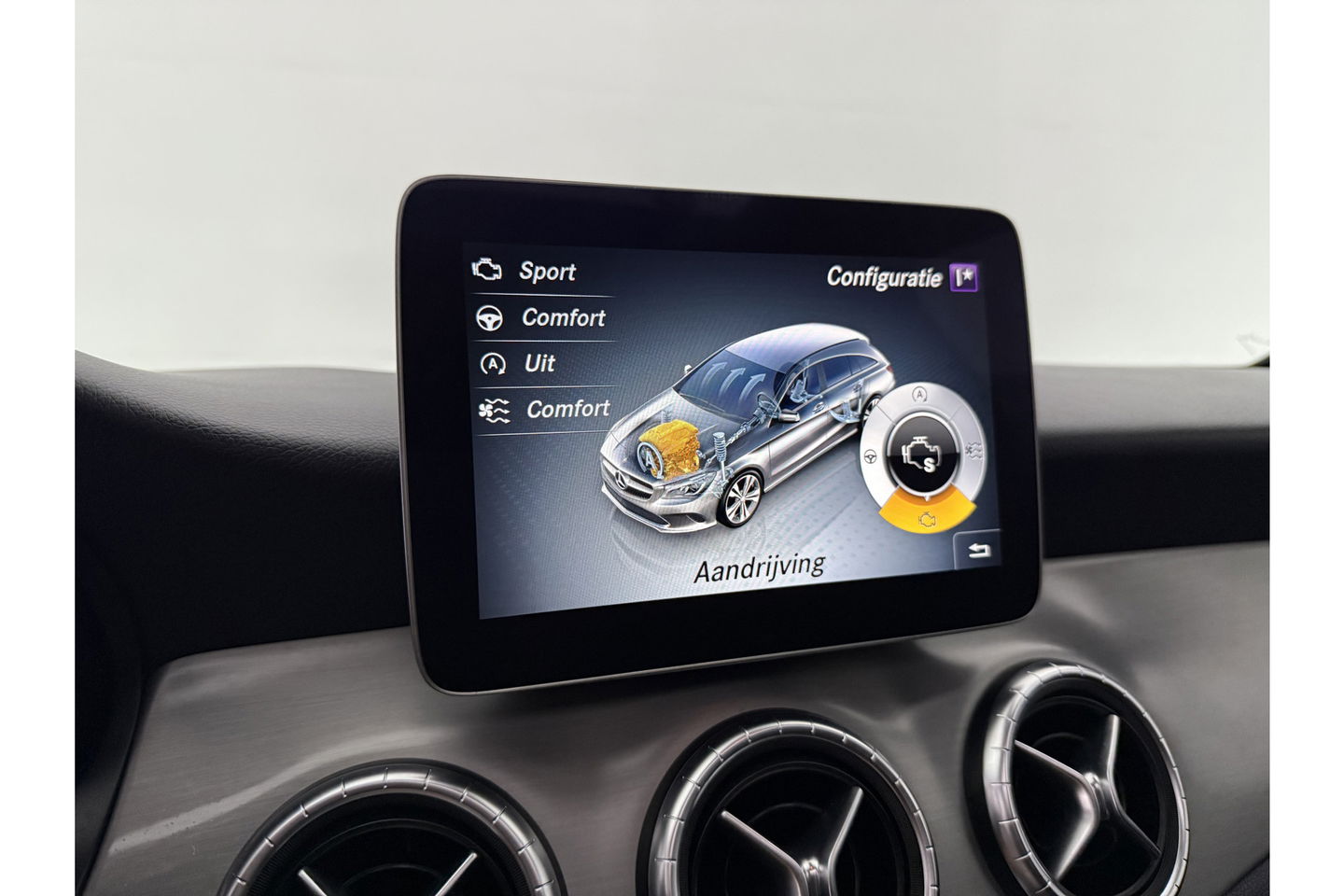 Mercedes-Benz CLA-Klasse 200 AMG Pano LED Sfeerverlichting Navi Carplay Cruise PDC 19"LMV