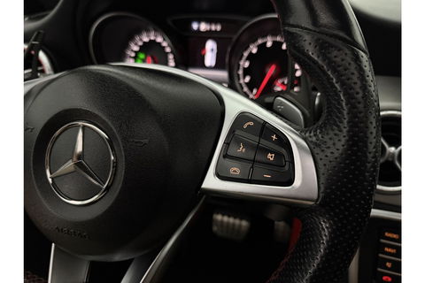 Mercedes-Benz CLA-Klasse 200 AMG Pano LED Sfeerverlichting Navi Carplay Cruise PDC 19"LMV
