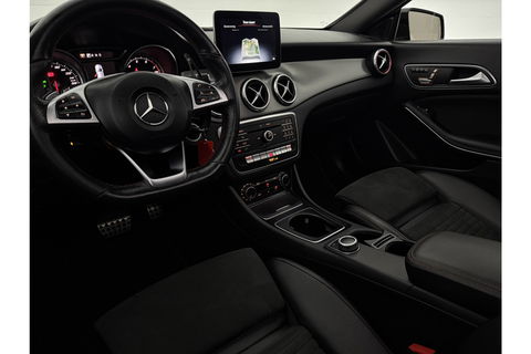 Mercedes-Benz CLA-Klasse 200 AMG Pano LED Sfeerverlichting Navi Carplay Cruise PDC 19"LMV