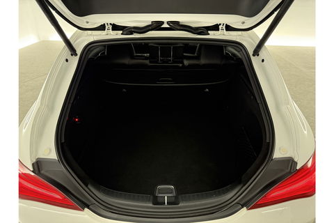 Mercedes-Benz CLA-Klasse 200 AMG Pano LED Sfeerverlichting Navi Carplay Cruise PDC 19"LMV
