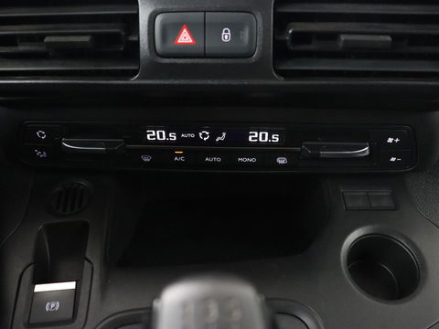 Peugeot Partner 1.5 BlueHDI Asphalt | 1e eigenaar | Carplay | Camera | Climate control | Cruise control | Parkeerhulp | Tussenschot