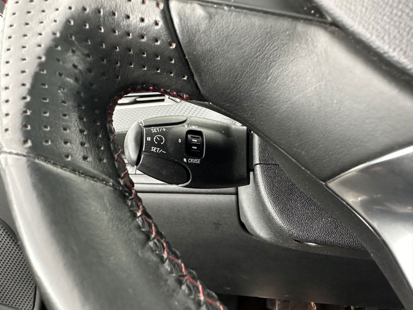 Peugeot 208 1.6 BlueHDi GT-line *PANO | 1/LEATHER | JBL-SOUND | SPORT-SEATS | NAVI-FULLMAP | CAMERA | DAB+ | 17''ALU*
