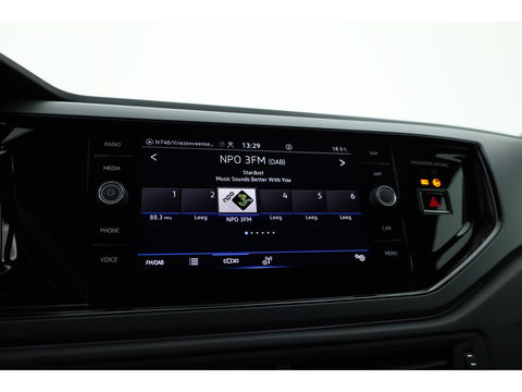 Volkswagen Polo 1.0 TSI R-Line | Navi | IQ. Light | Travel Assist | Stoelverw. | All Season | CarPlay |