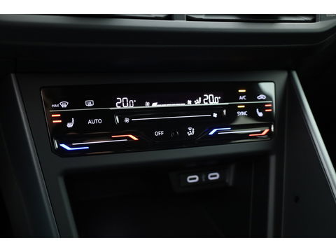 Volkswagen Polo 1.0 TSI R-Line | Navi | IQ. Light | Travel Assist | Stoelverw. | All Season | CarPlay |