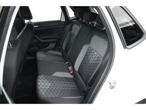 Volkswagen Polo 1.0 TSI R-Line | Navi | IQ. Light | Travel Assist | Stoelverw. | All Season | CarPlay |