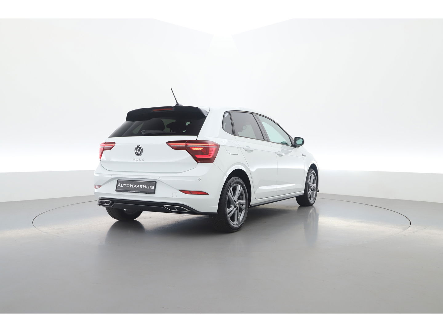 Volkswagen Polo 1.0 TSI R-Line | Navi | IQ. Light | Travel Assist | Stoelverw. | All Season | CarPlay |