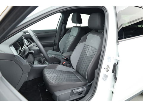 Volkswagen Polo 1.0 TSI R-Line | Navi | IQ. Light | Travel Assist | Stoelverw. | All Season | CarPlay |