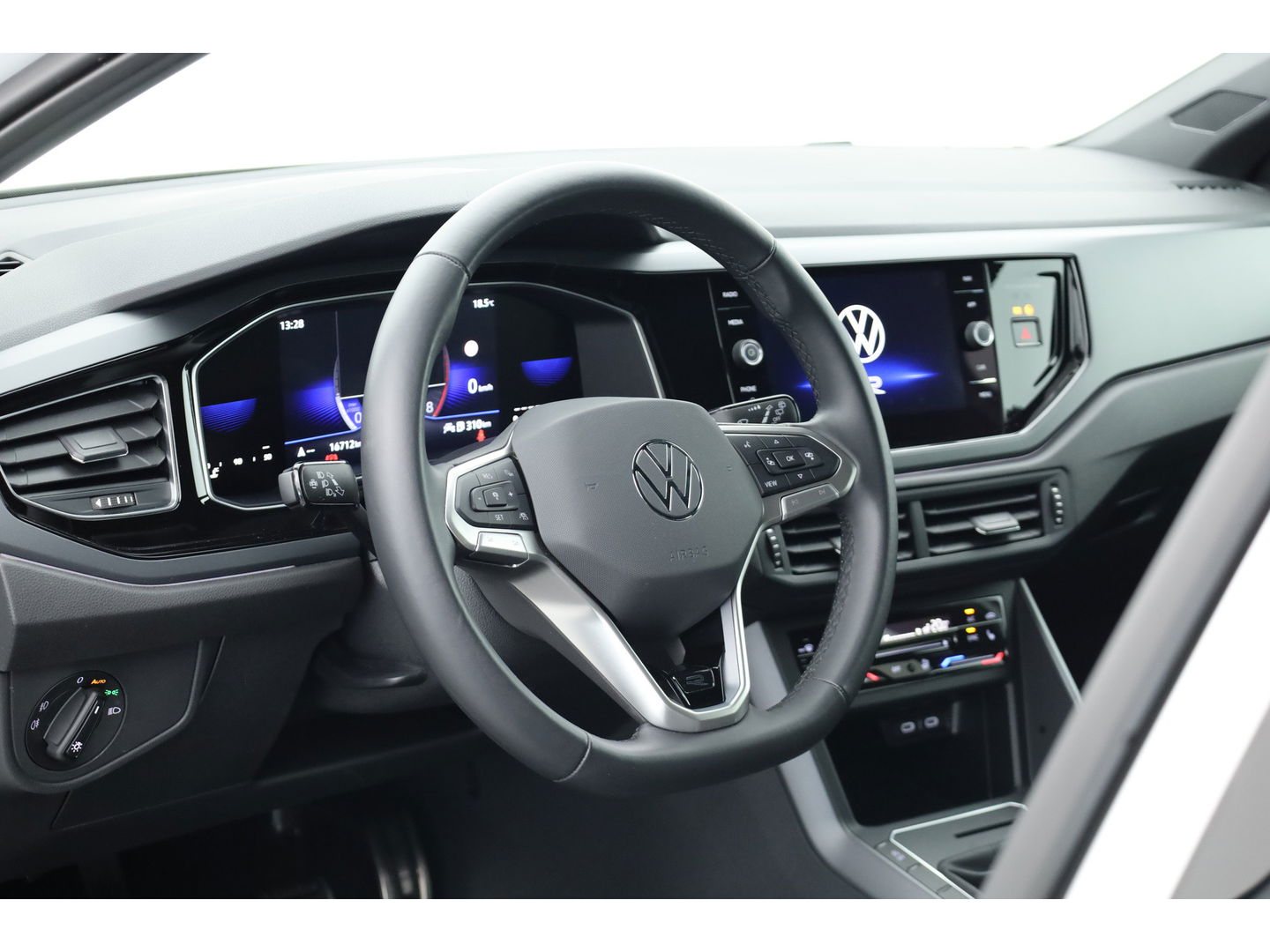 Volkswagen Polo 1.0 TSI R-Line | Navi | IQ. Light | Travel Assist | Stoelverw. | All Season | CarPlay |