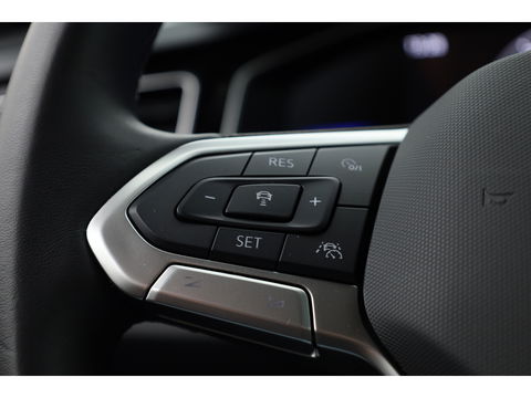 Volkswagen Polo 1.0 TSI R-Line | Navi | IQ. Light | Travel Assist | Stoelverw. | All Season | CarPlay |