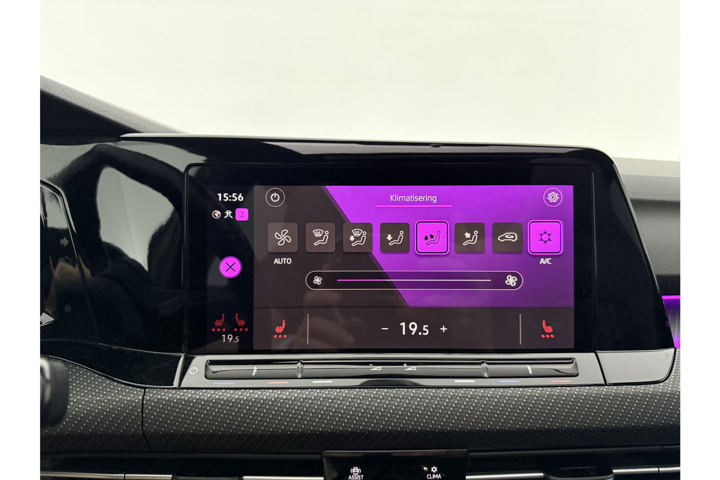 Volkswagen Golf 1.5 eTSI R-Line DSG 143PK ACC Carplay LED Pano Sfeer Camera Clima Trekhaak Navi PDC 17"LMV