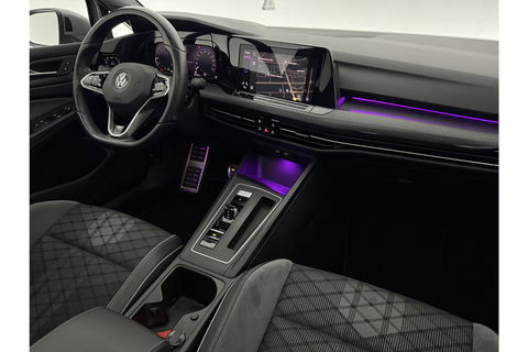 Volkswagen Golf 1.5 eTSI R-Line DSG 143PK ACC Carplay LED Pano Sfeer Camera Clima Trekhaak Navi PDC 17"LMV