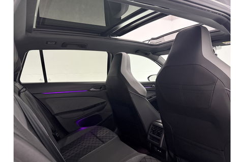 Volkswagen Golf 1.5 eTSI R-Line DSG 143PK ACC Carplay LED Pano Sfeer Camera Clima Trekhaak Navi PDC 17"LMV