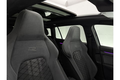 Volkswagen Golf 1.5 eTSI R-Line DSG 143PK ACC Carplay LED Pano Sfeer Camera Clima Trekhaak Navi PDC 17"LMV