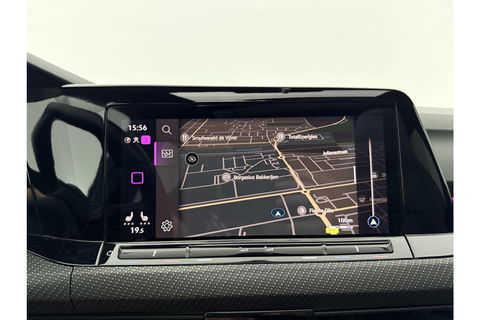 Volkswagen Golf 1.5 eTSI R-Line DSG 143PK ACC Carplay LED Pano Sfeer Camera Clima Trekhaak Navi PDC 17"LMV