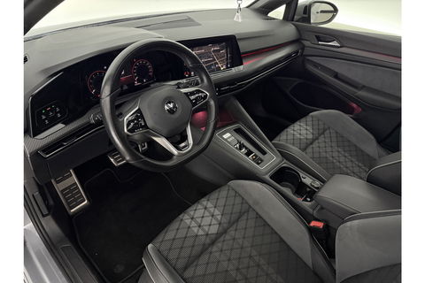 Volkswagen Golf 1.5 eTSI R-Line DSG 143PK ACC Carplay LED Pano Sfeer Camera Clima Trekhaak Navi PDC 17"LMV