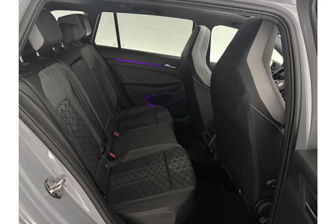 Volkswagen Golf 1.5 eTSI R-Line DSG 143PK ACC Carplay LED Pano Sfeer Camera Clima Trekhaak Navi PDC 17"LMV