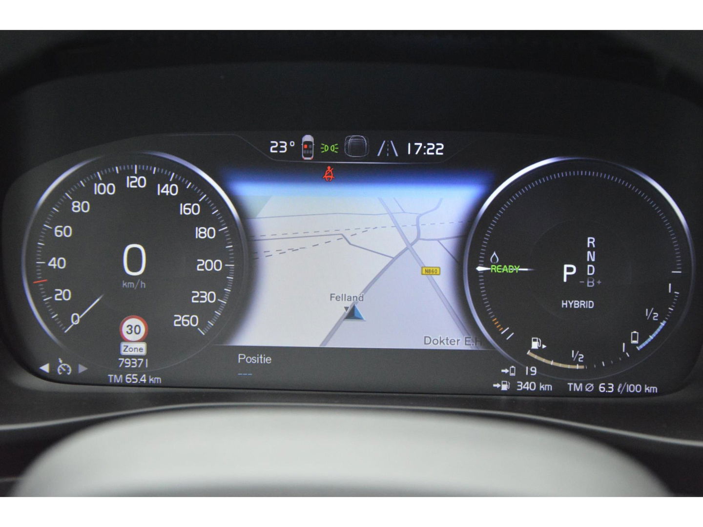 Volvo XC40 T4 Hybride Inscription | Camera | Stoel + Stuur Verwarmd | Apple CarPlay | Parkeersensoren | Dealer Onderhouden |