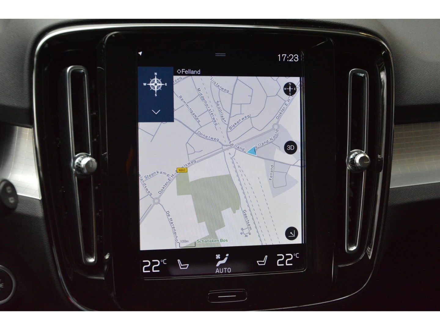 Volvo XC40 T4 Hybride Inscription | Camera | Stoel + Stuur Verwarmd | Apple CarPlay | Parkeersensoren | Dealer Onderhouden |