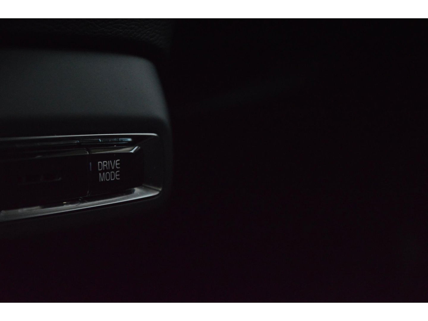 Volvo XC40 T4 Hybride Inscription | Camera | Stoel + Stuur Verwarmd | Apple CarPlay | Parkeersensoren | Dealer Onderhouden |