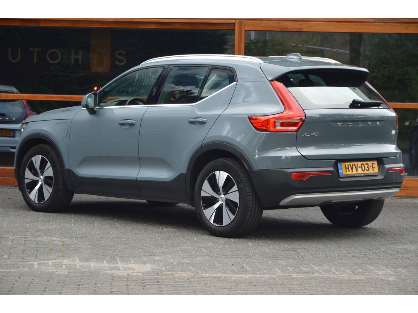 Volvo XC40 T4 Hybride Inscription | Camera | Stoel + Stuur Verwarmd | Apple CarPlay | Parkeersensoren | Dealer Onderhouden |