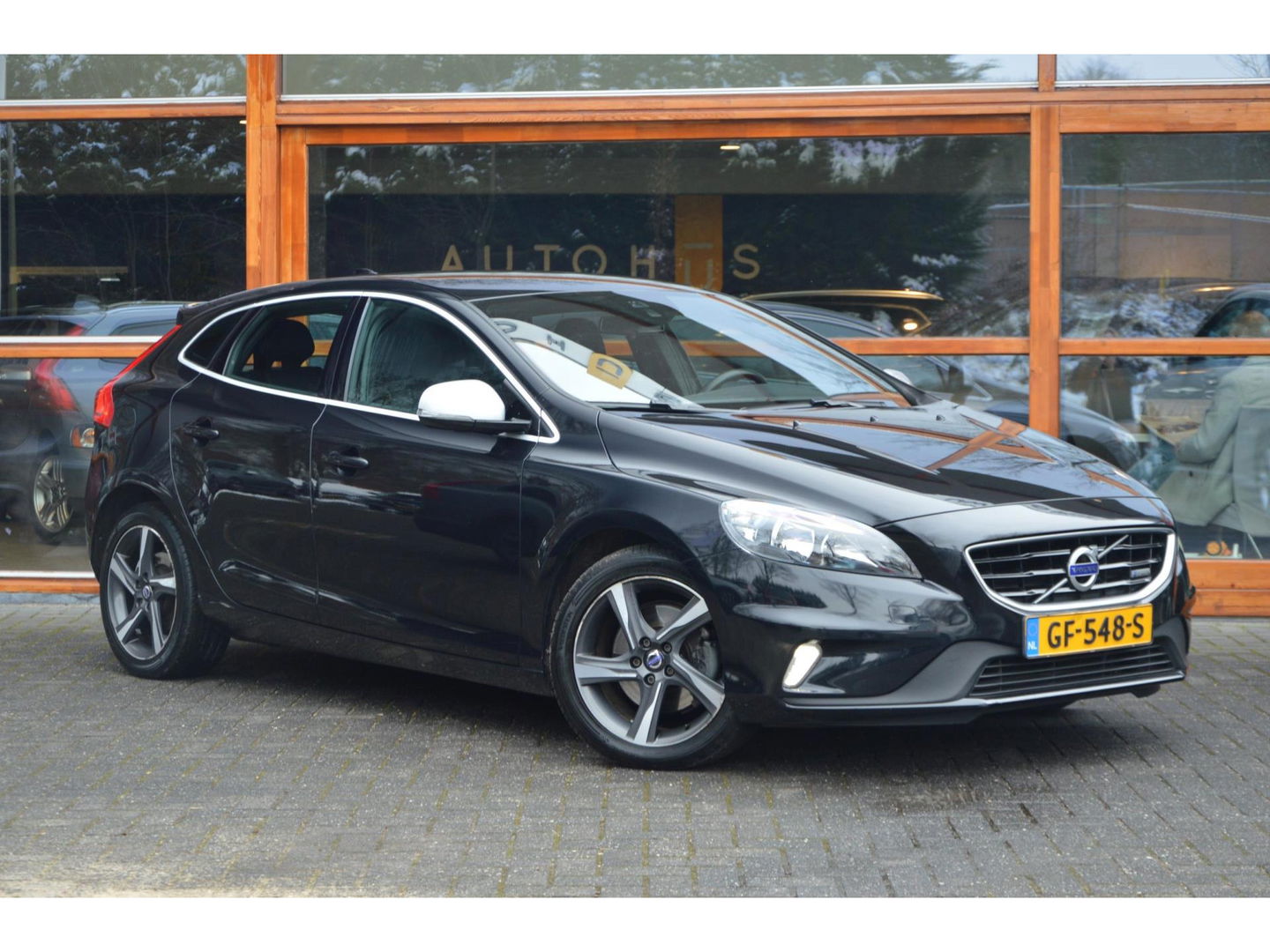 Volvo V40 T4 Automaat R-Design | Stoelverwarming | Parkeersensoren | Navigatie | Bluetooth streaming