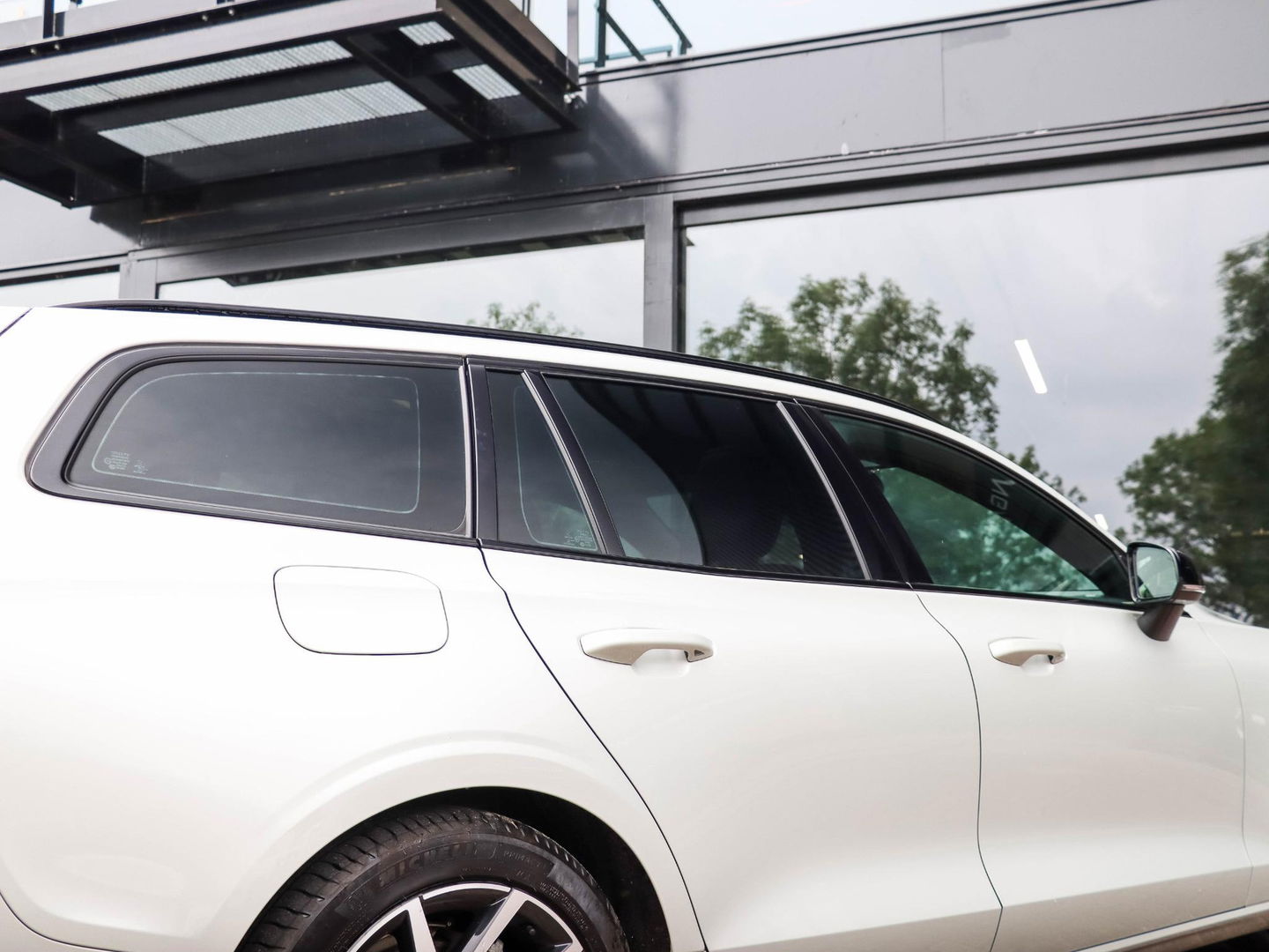 Volvo V60 2.0 T6 Recharge AWD R-Design