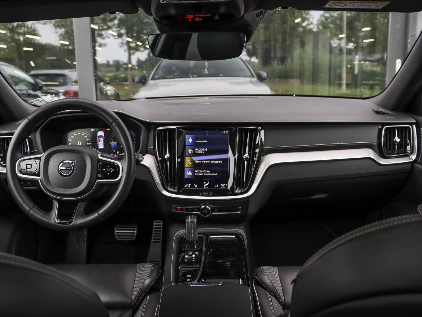 Volvo V60 2.0 T6 Recharge AWD R-Design