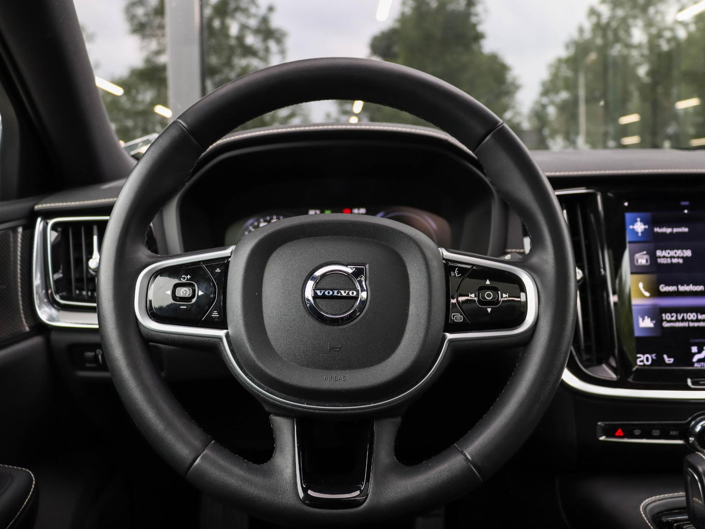 Volvo V60 2.0 T6 Recharge AWD R-Design