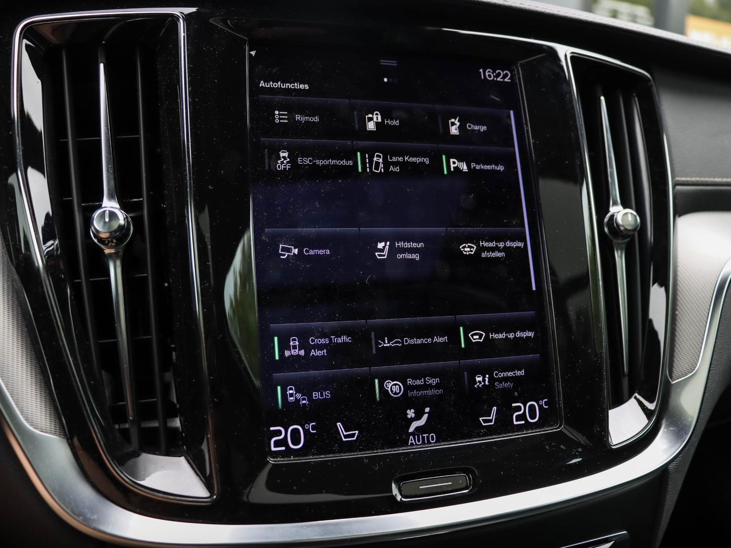 Volvo V60 2.0 T6 Recharge AWD R-Design