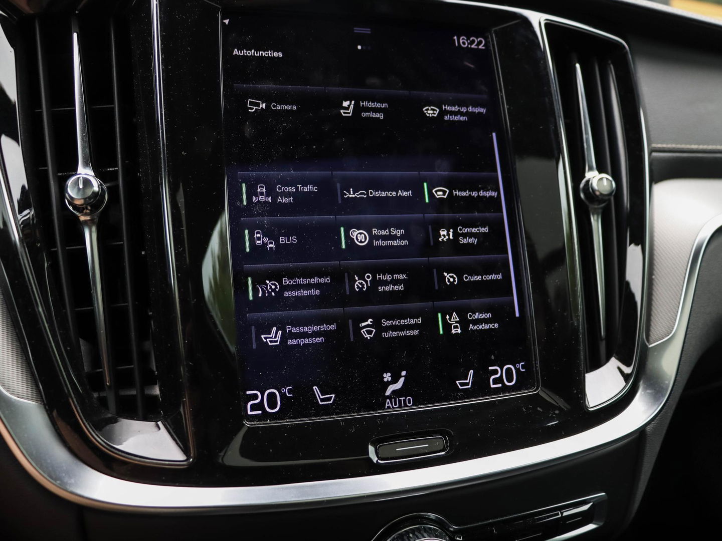 Volvo V60 2.0 T6 Recharge AWD R-Design