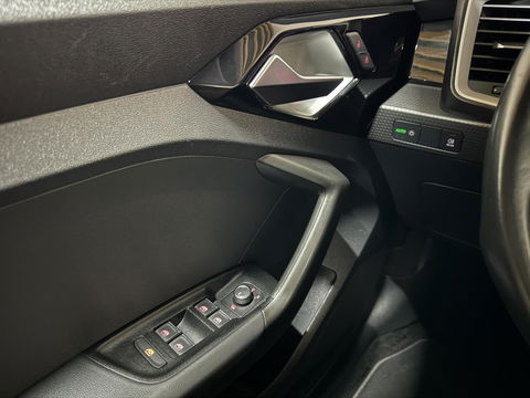 Audi A1 Sportback 30 TFSI Black Edition Virtual Carplay Cruise NAP