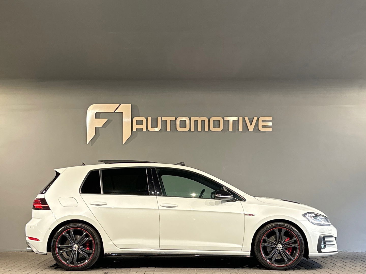 Volkswagen Golf 2.0 TSI GTI Pano|Key|Dyna|Discover Pro|DCC
