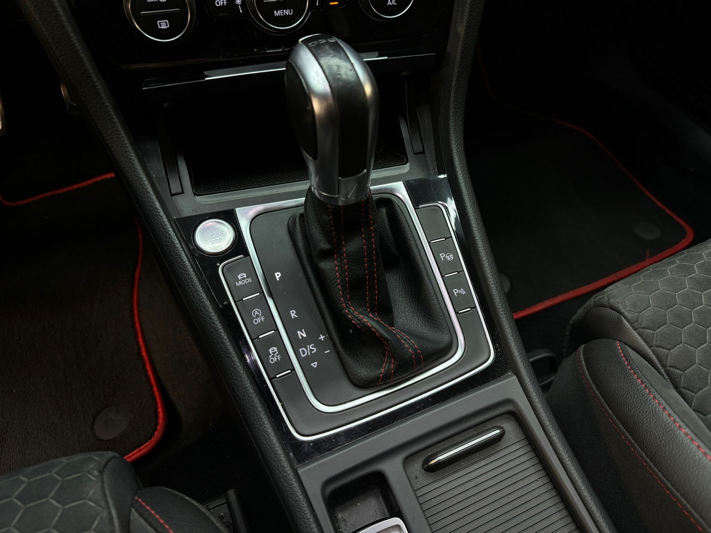 Volkswagen Golf 2.0 TSI GTI Pano|Key|Dyna|Discover Pro|DCC