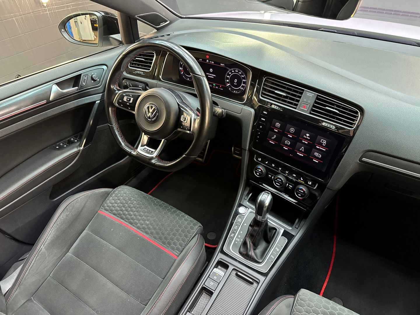 Volkswagen Golf 2.0 TSI GTI Pano|Key|Dyna|Discover Pro|DCC